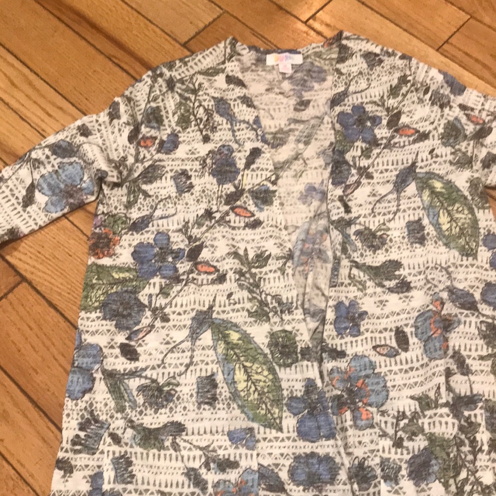 Medium Lularoe Sarah
